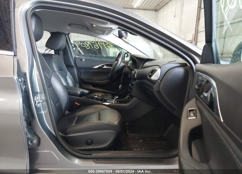 2018 INFINITI QX30 LUXURY VIN: SJKCH5CP2JA060978