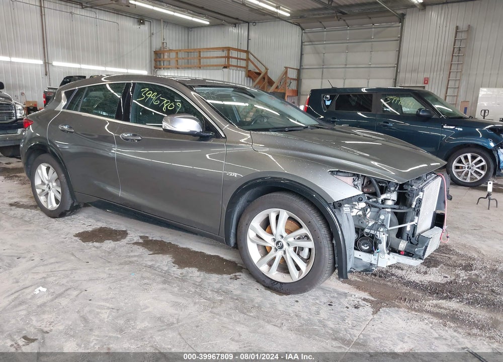 2018 INFINITI QX30 LUXURY VIN: SJKCH5CP2JA060978