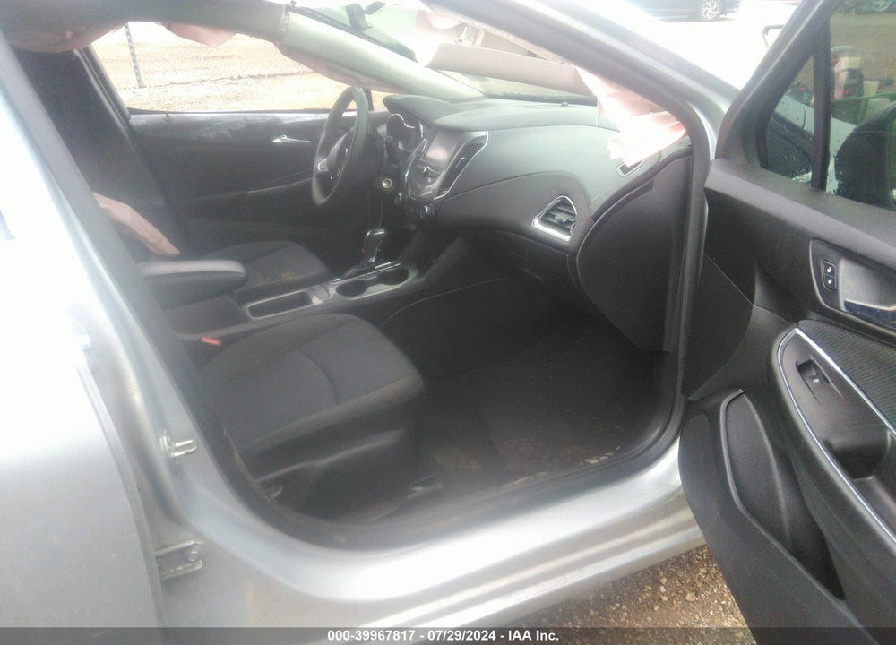 2017 CHEVROLET CRUZE VIN: 1G1BE5SM4H7207770