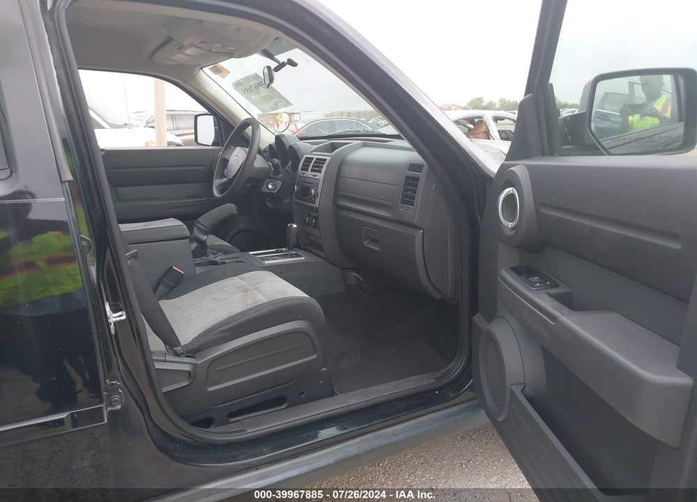 2007 DODGE NITRO SXT VIN: 1D8GU28K37W656237