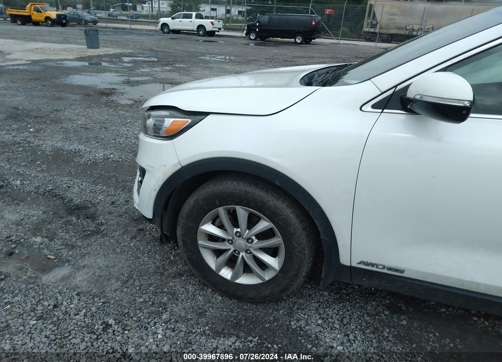 2016 KIA SORENTO 3.3L LX VIN: 5XYPGDA59GG173354