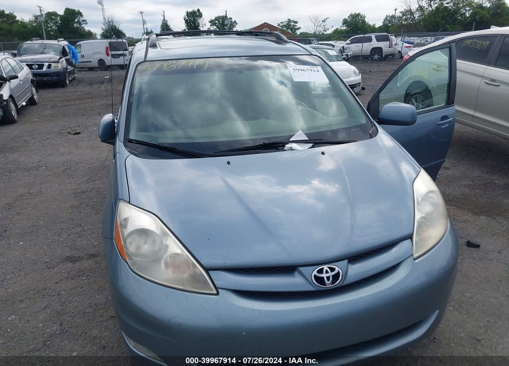 2010 TOYOTA SIENNA XLE VIN: 5TDYK4CC9AS320040