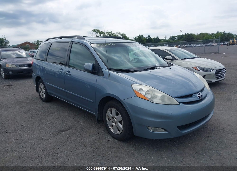 2010 TOYOTA SIENNA XLE VIN: 5TDYK4CC9AS320040