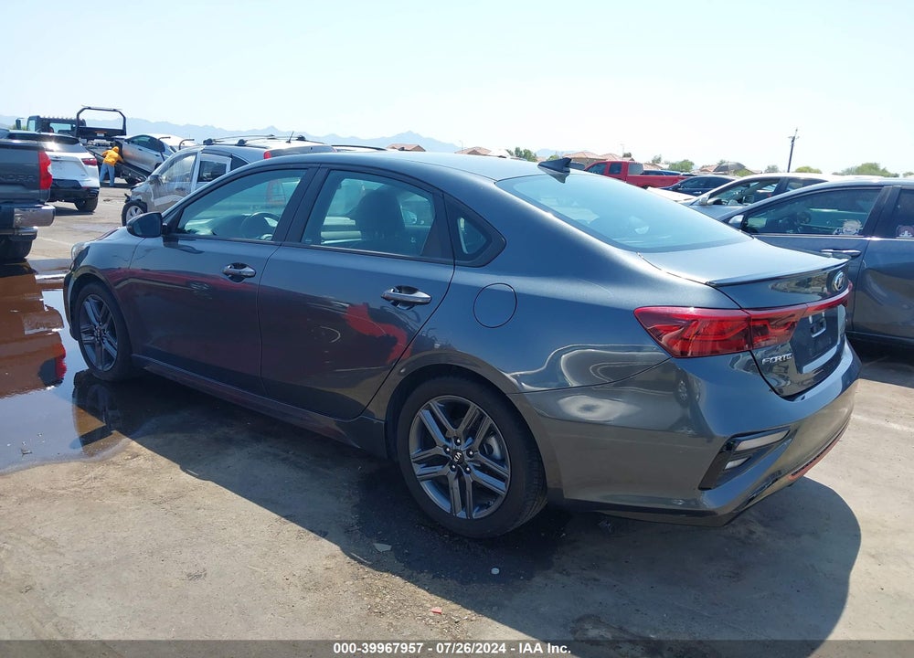 2021 KIA FORTE GT LINE VIN: 3KPF34AD8ME317239