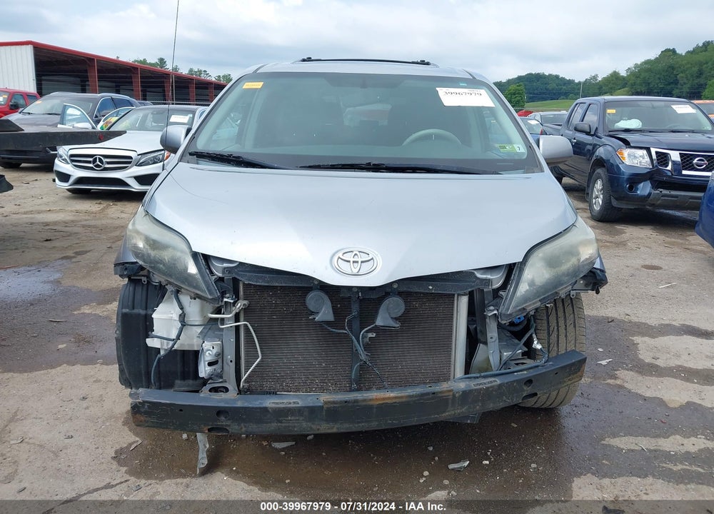 2013 TOYOTA SIENNA SE 8 PASSENGER VIN: 5TDXK3DC5DS348202