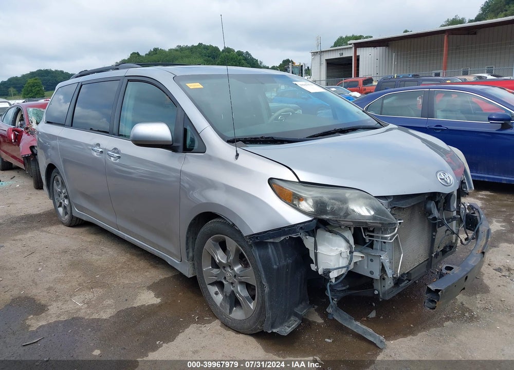 2013 TOYOTA SIENNA SE 8 PASSENGER VIN: 5TDXK3DC5DS348202