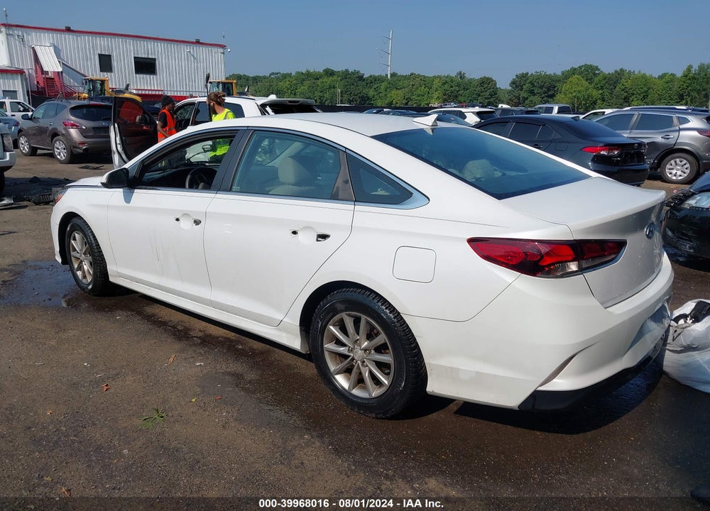 2018 HYUNDAI SONATA VIN: 5NPE24AF0JH680688