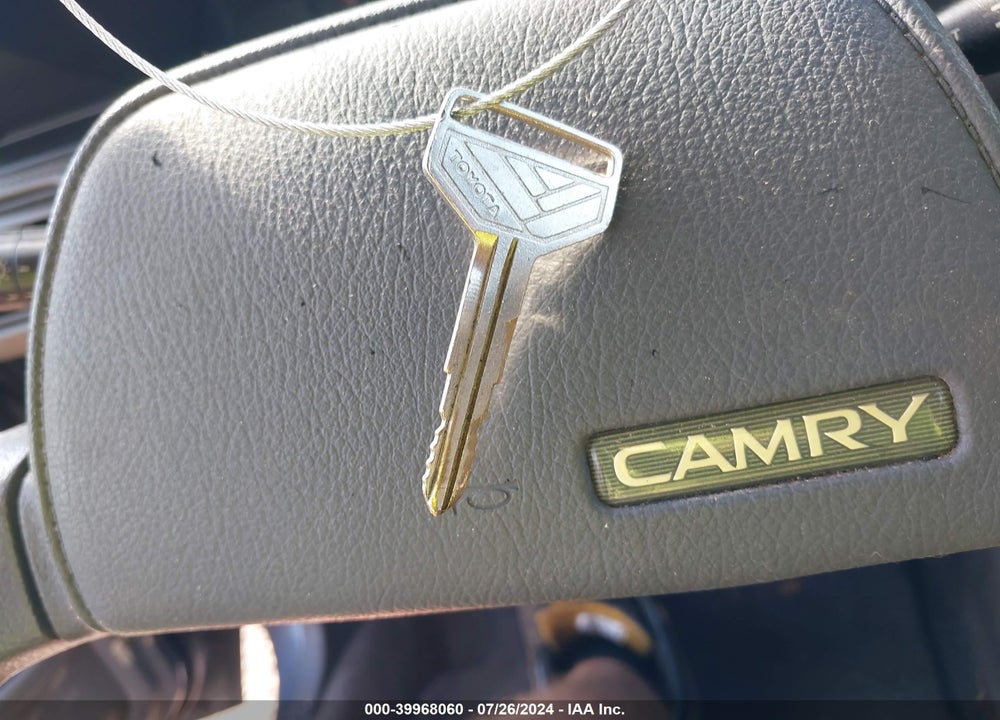 1991 TOYOTA CAMRY DLX VIN: 4T1SV21E2MU324657