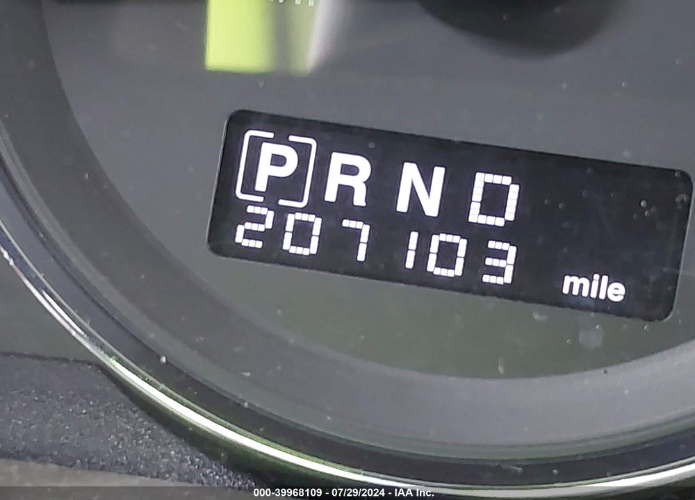 2008 JEEP COMMANDER VIN: 1J8HG48K58C127597