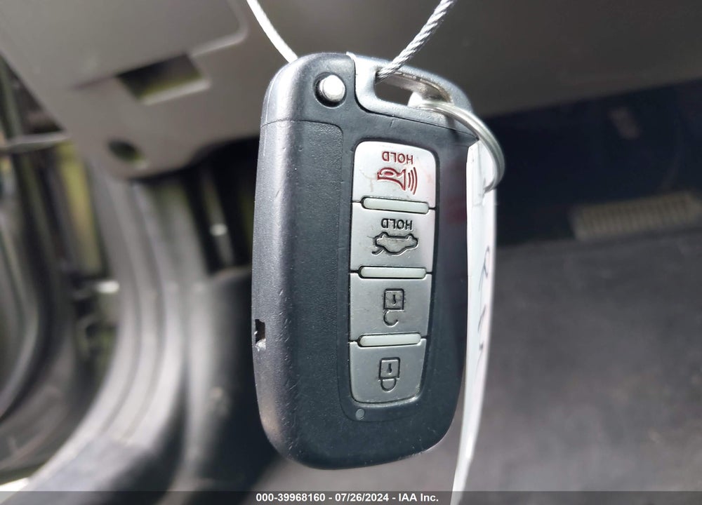 2013 HYUNDAI SONATA SE VIN: 5NPEC4AC5DH586104