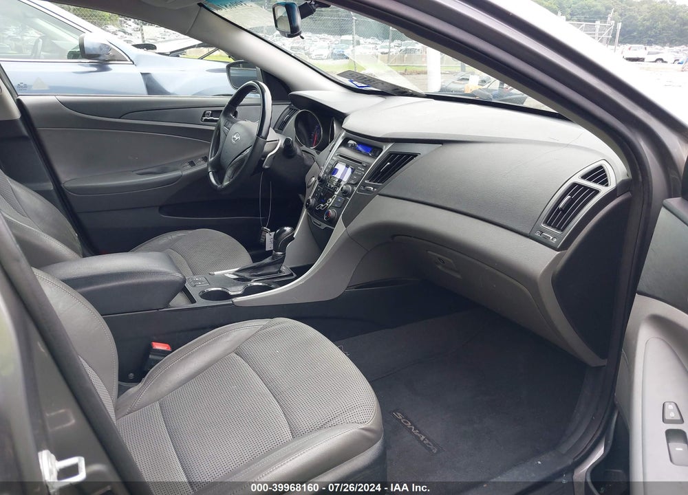 2013 HYUNDAI SONATA SE VIN: 5NPEC4AC5DH586104