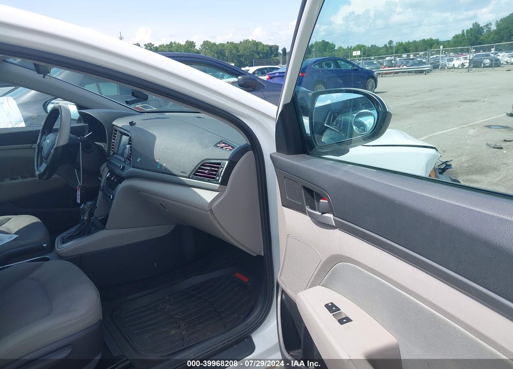 2017 HYUNDAI ELANTRA SE VIN: 5NPD84LF1HH069375