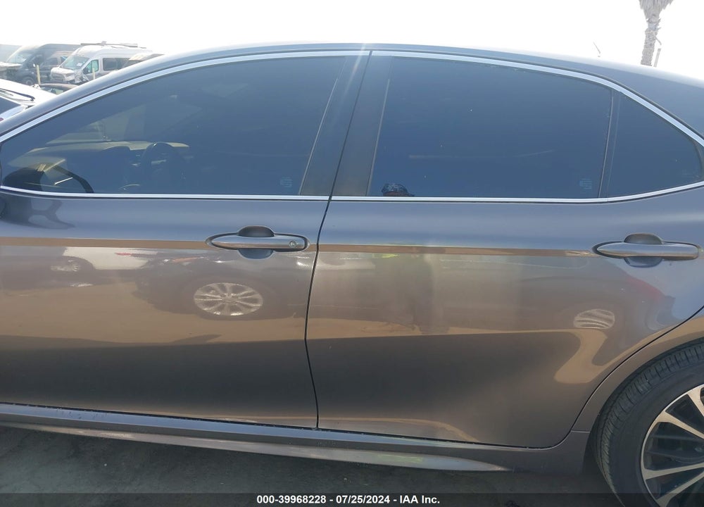 2019 TOYOTA CAMRY SE VIN: 4T1B11HK5KU283360