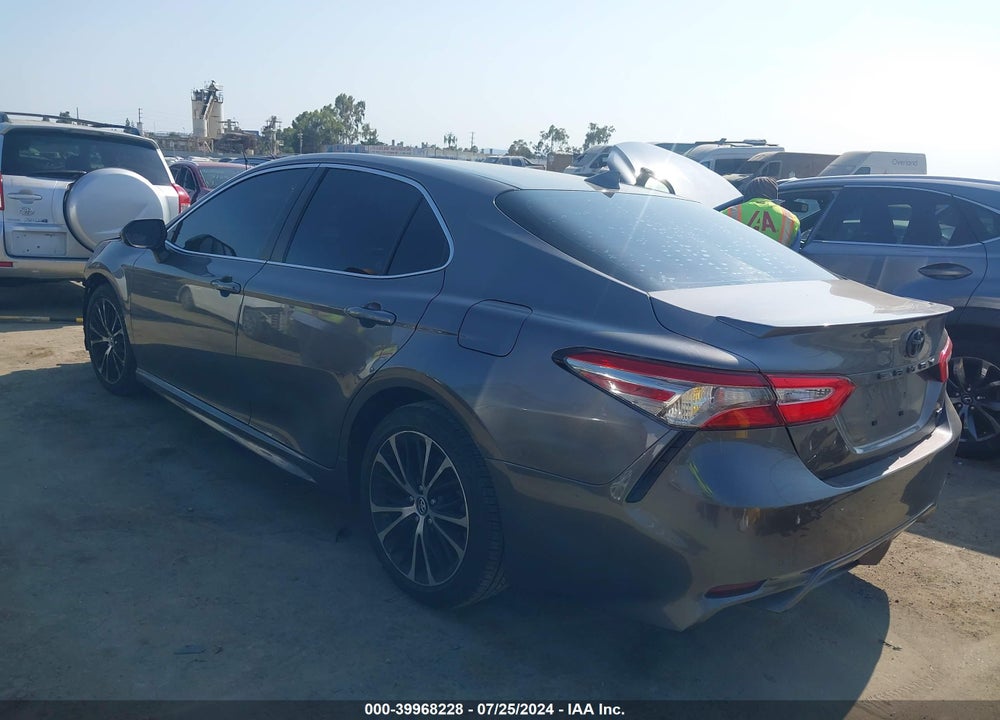 2019 TOYOTA CAMRY SE VIN: 4T1B11HK5KU283360