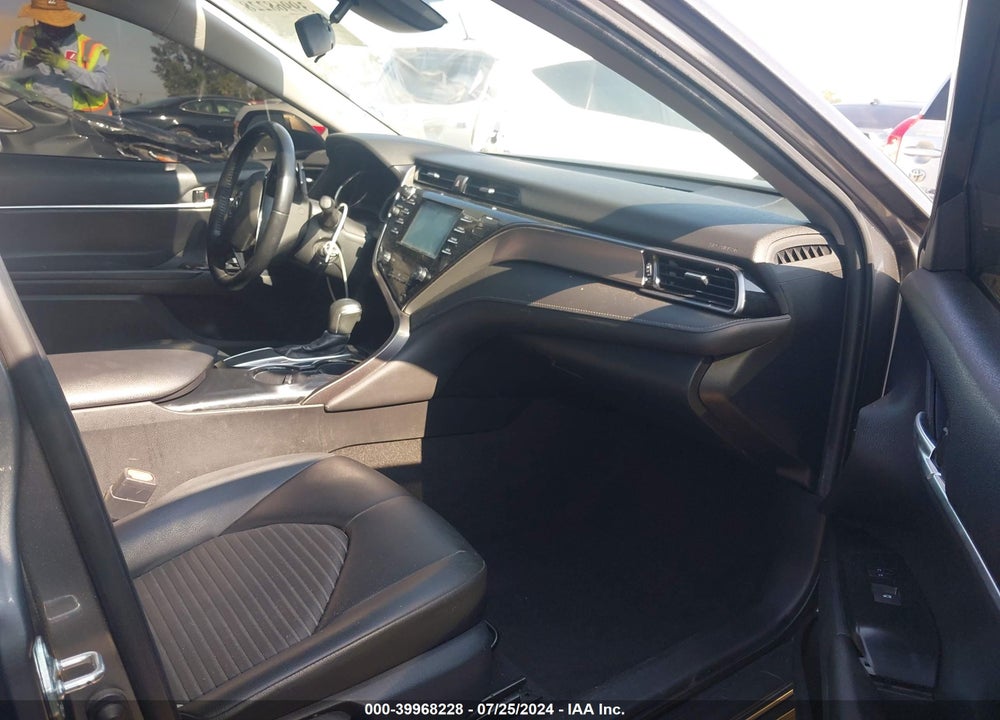 2019 TOYOTA CAMRY SE VIN: 4T1B11HK5KU283360