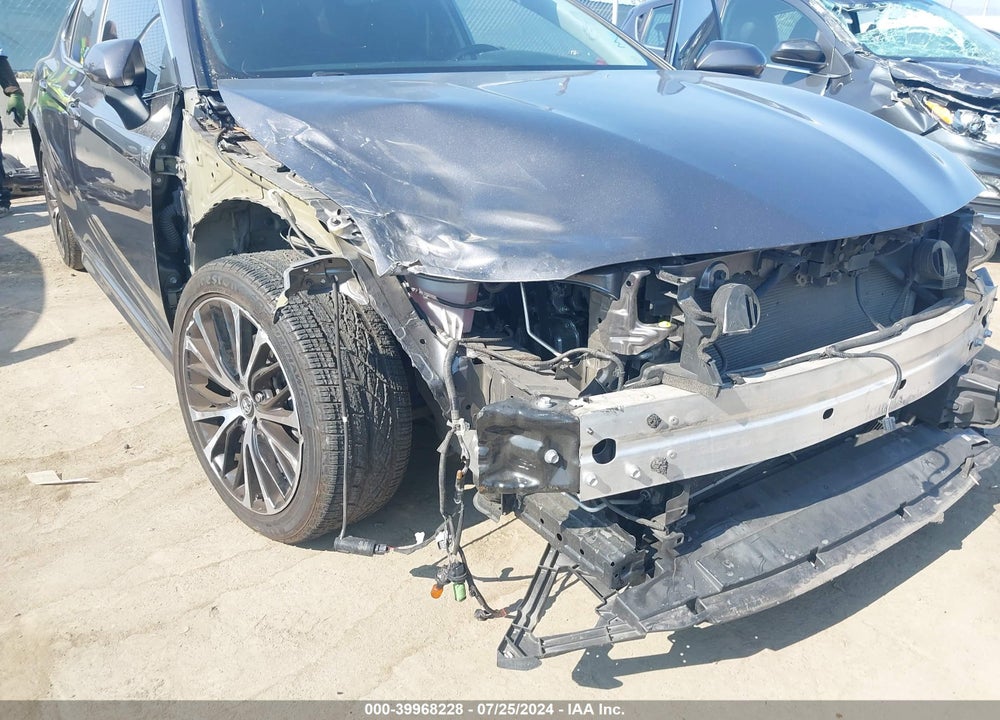 2019 TOYOTA CAMRY SE VIN: 4T1B11HK5KU283360