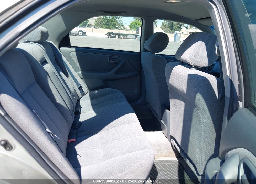 2000 TOYOTA CAMRY LE VIN: JT2BG22K1Y0513339