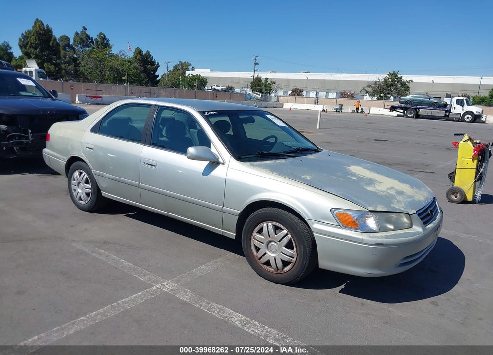 2000 TOYOTA CAMRY LE VIN: JT2BG22K1Y0513339