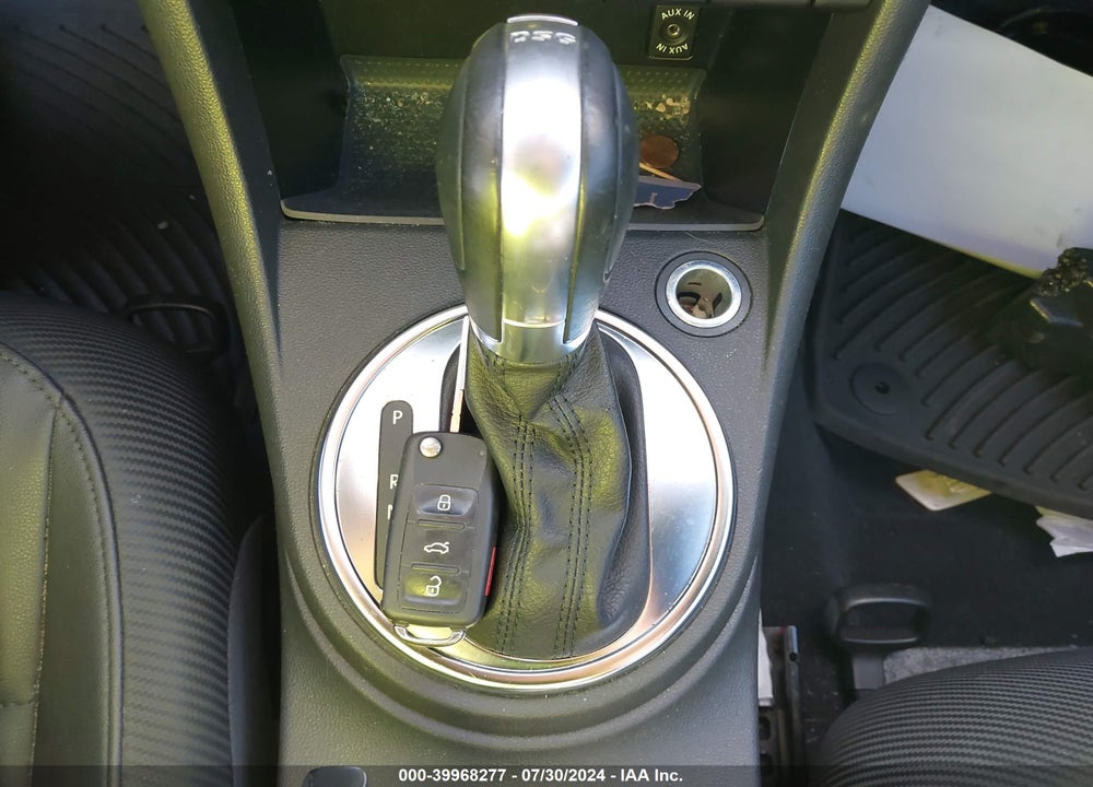 2014 VOLKSWAGEN BEETLE 2.0T R-LINE VIN: 3VW7T7AT4EM806187