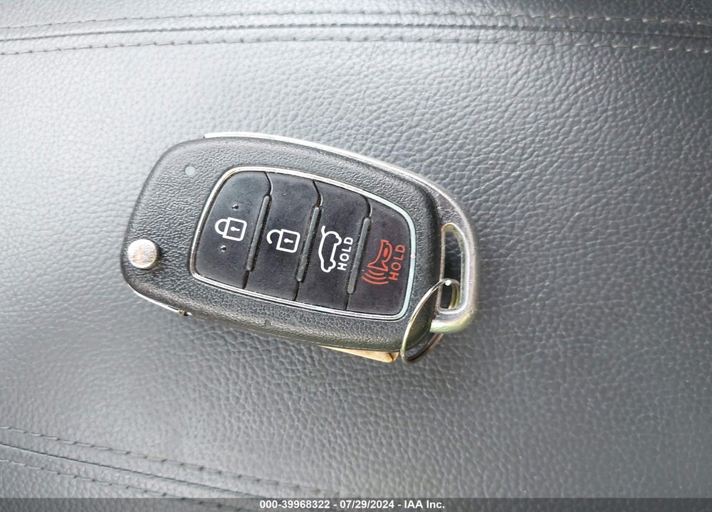 2018 HYUNDAI SANTA FE SPORT 2.4L VIN: 5XYZTDLB5JG568940