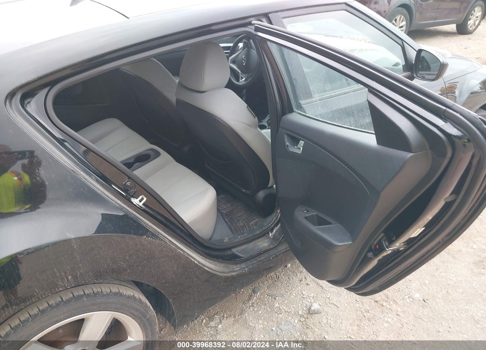 2013 HYUNDAI VELOSTER BASE W/GRAY VIN: KMHTC6AD6DU094128