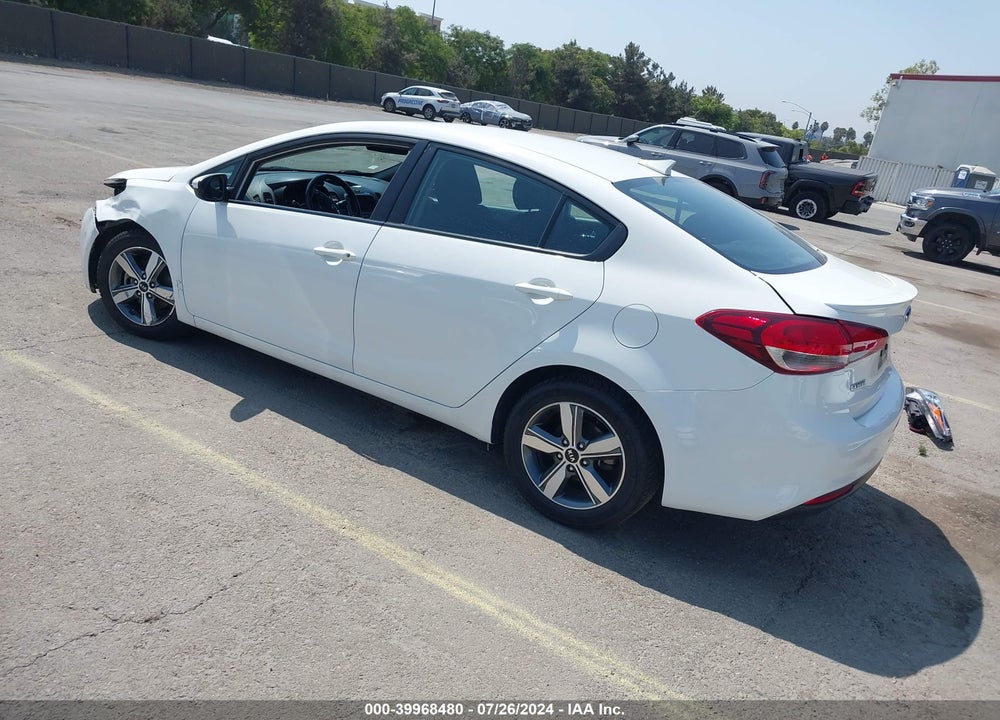 2018 KIA FORTE VIN: 3KPFL4A75JE278177