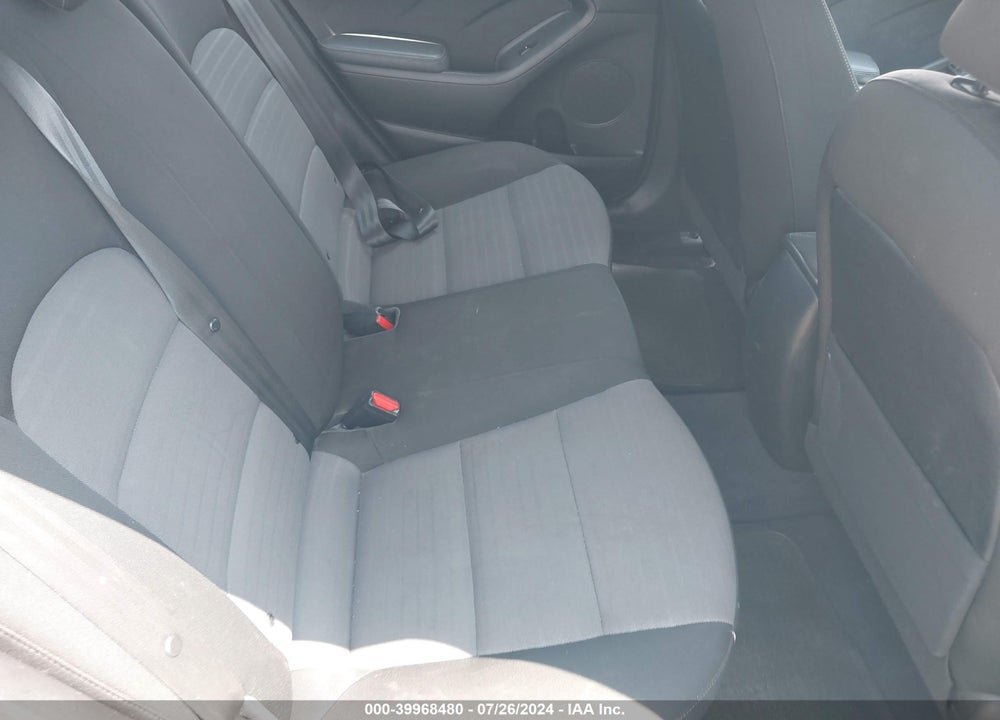 2018 KIA FORTE VIN: 3KPFL4A75JE278177