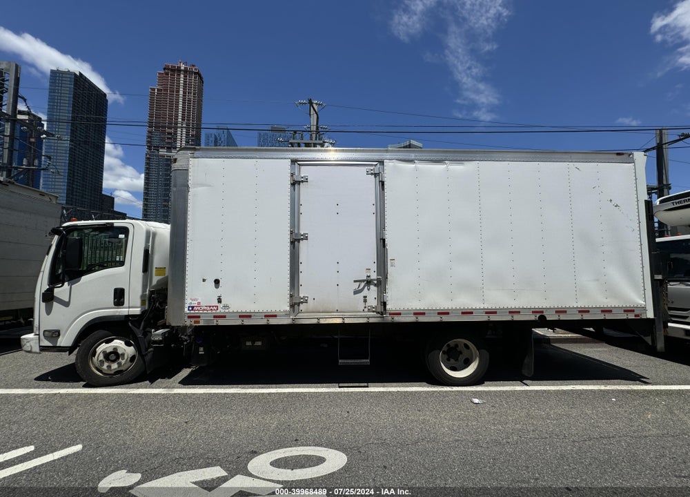 2017 ISUZU NRR DSL REG AT VIN: JALE5W160H7303763