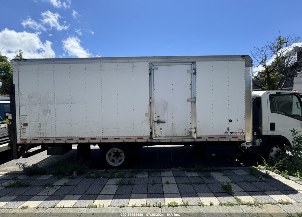 2017 ISUZU NRR DSL REG AT VIN: JALE5W160H7303763