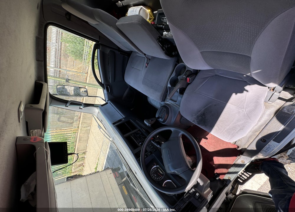 2017 ISUZU NRR DSL REG AT VIN: JALE5W160H7303763