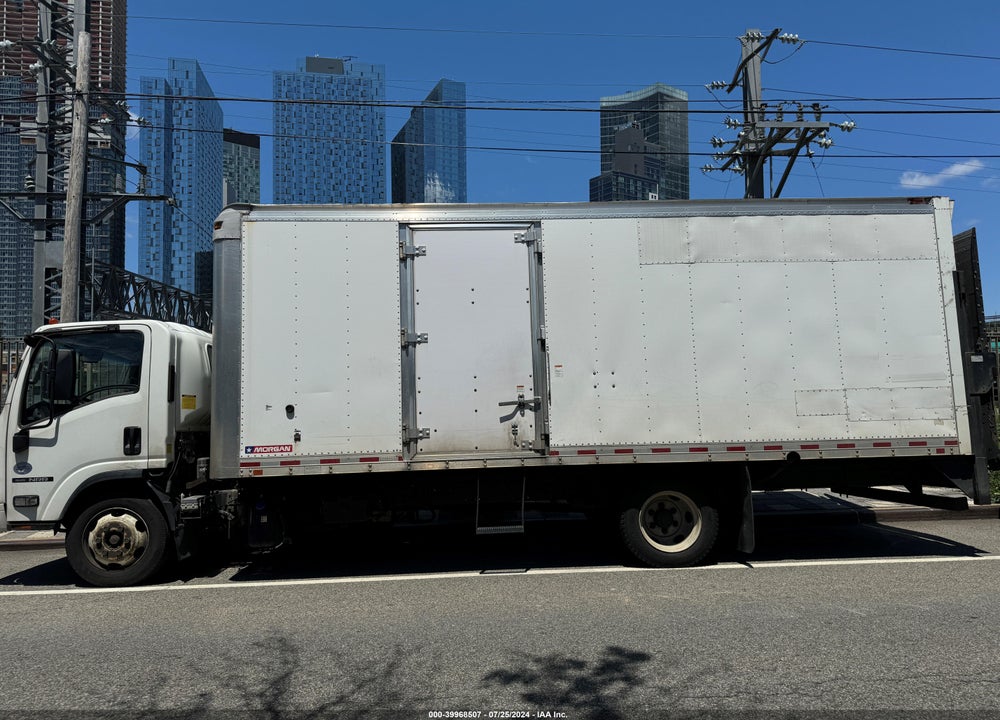 2017 ISUZU NRR DSL REG AT VIN: JALE5W166H730752