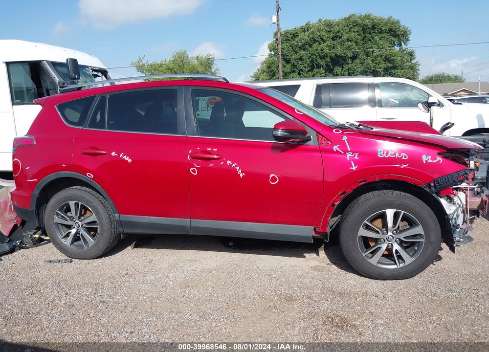 2017 TOYOTA RAV4 XLE VIN: 2T3RFREV7HW666438