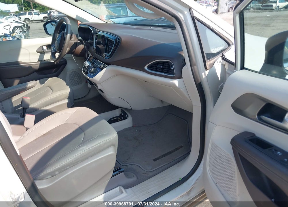 2017 CHRYSLER PACIFICA TOURING VIN: 2C4RC1DG2HR610009