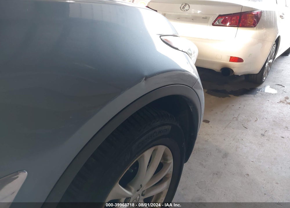 2017 INFINITI QX70 VIN: JN8CS1MW6HM413884
