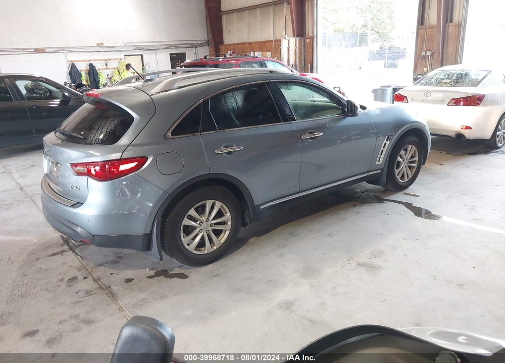 2017 INFINITI QX70 VIN: JN8CS1MW6HM413884