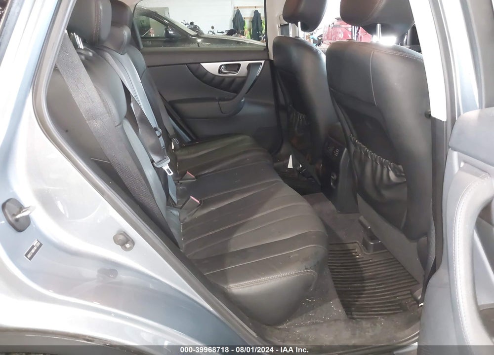 2017 INFINITI QX70 VIN: JN8CS1MW6HM413884