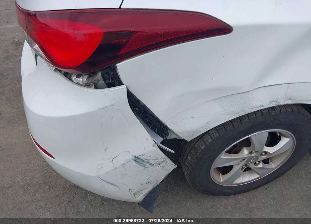 2015 HYUNDAI ELANTRA SE VIN: 5NPDH4AE9FH647150
