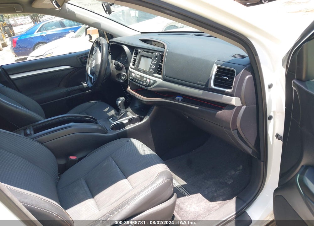 2015 TOYOTA HIGHLANDER LE PLUS V6 VIN: 5TDZKRFH7FS103554
