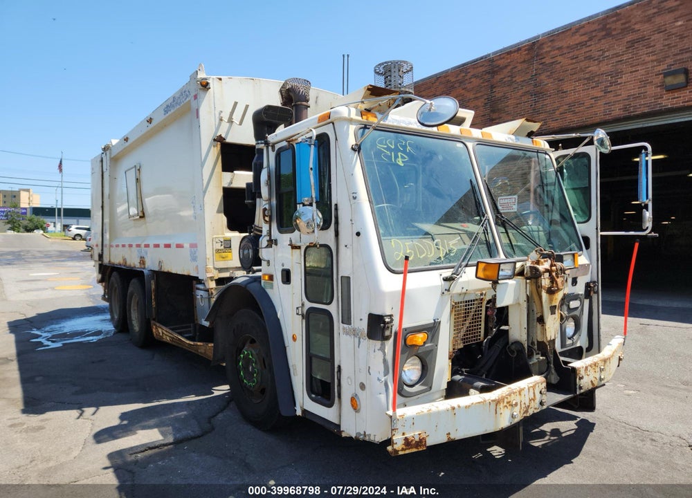 2013 MACK 600 LEU600 VIN: 1M2AU02C5DM007035