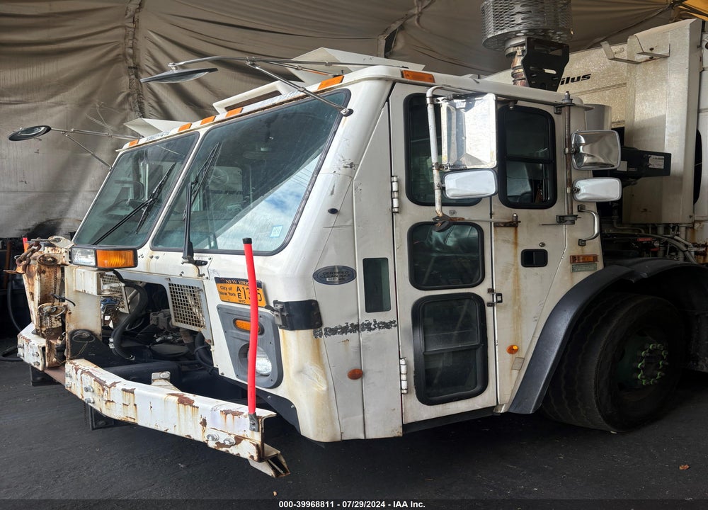 2015 MACK 600 LEU600 VIN: 1M2AU02C3FM009370