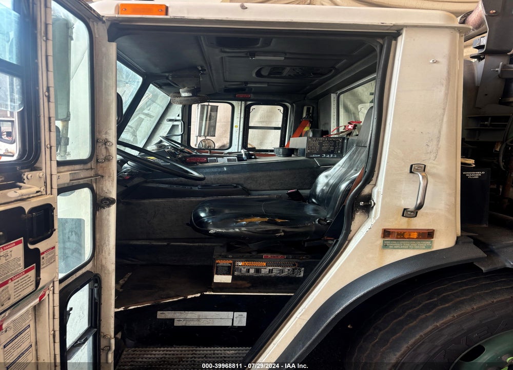 2015 MACK 600 LEU600 VIN: 1M2AU02C3FM009370