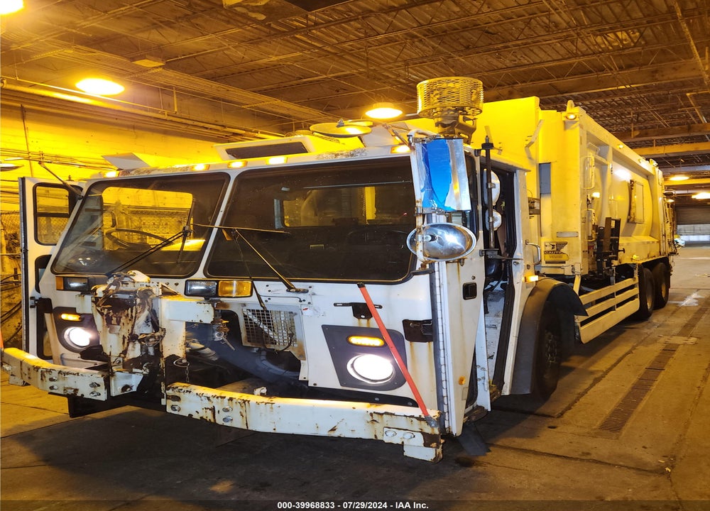 2016 MACK 600 LEU600 VIN: 1M2AU02C0GM010316