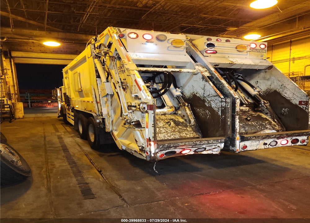 2016 MACK 600 LEU600 VIN: 1M2AU02C0GM010316
