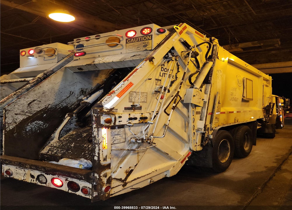 2016 MACK 600 LEU600 VIN: 1M2AU02C0GM010316