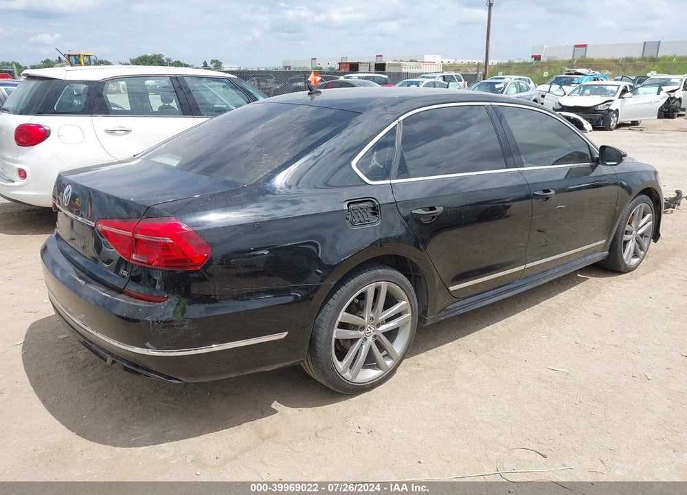 2016 VOLKSWAGEN PASSAT 1.8T R-LINE W/COMFORT PKG VIN: 1VWAT7A39GC036692
