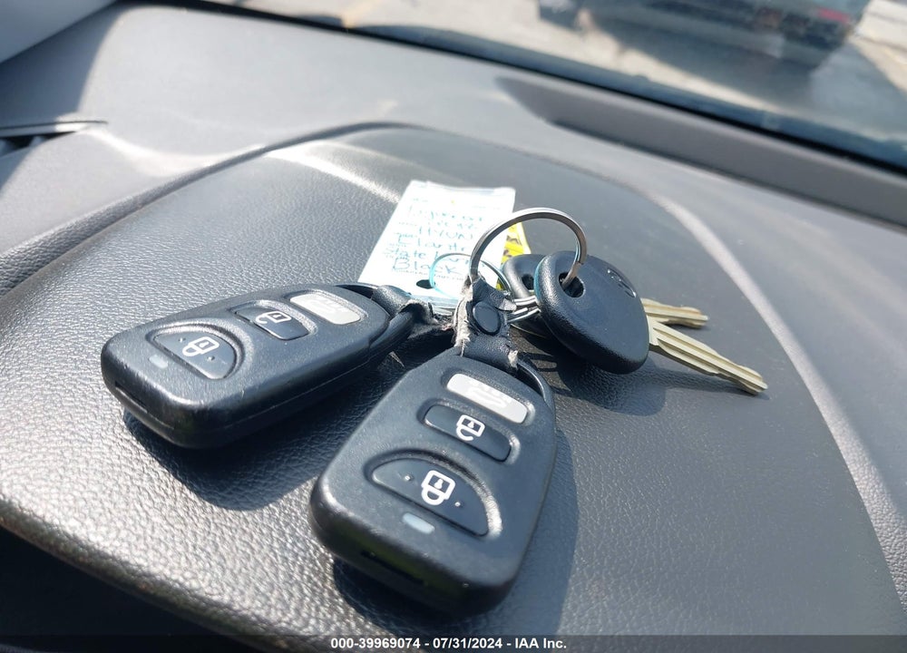 2018 HYUNDAI ELANTRA SE VIN: 5NPD74LF7JH347592