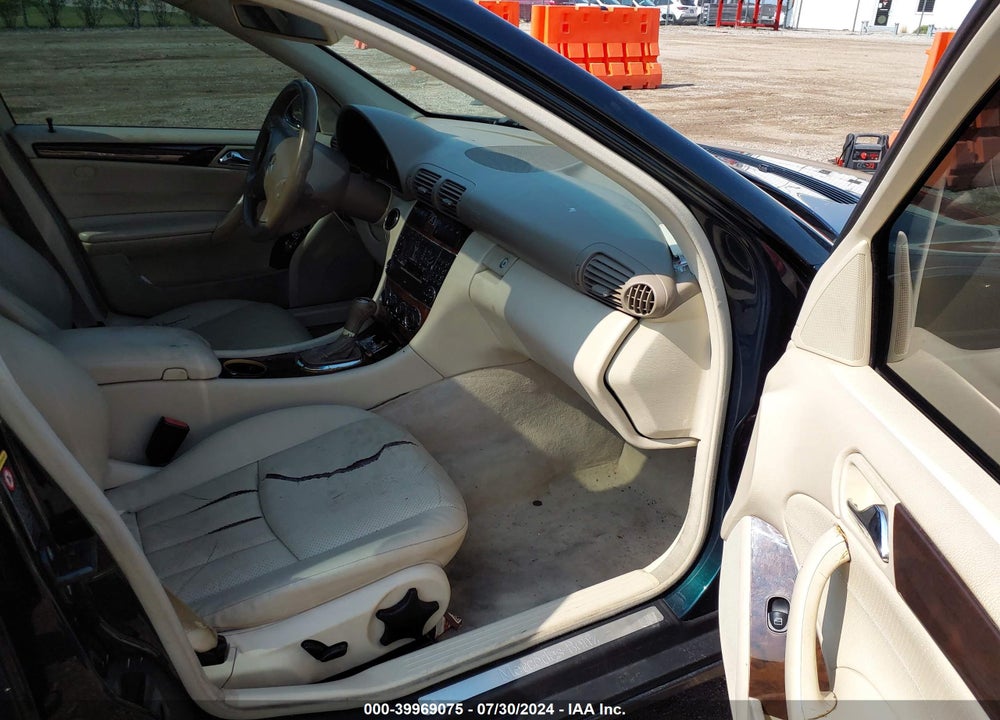 2005 MERCEDES-BENZ C 240 LUXURY 4MATIC VIN: WDBRF81J75F671096