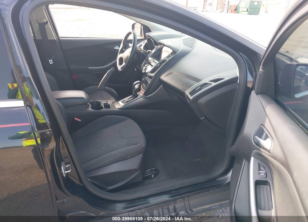 2012 FORD FOCUS TITANIUM VIN: 1FAHP3N25CL461102