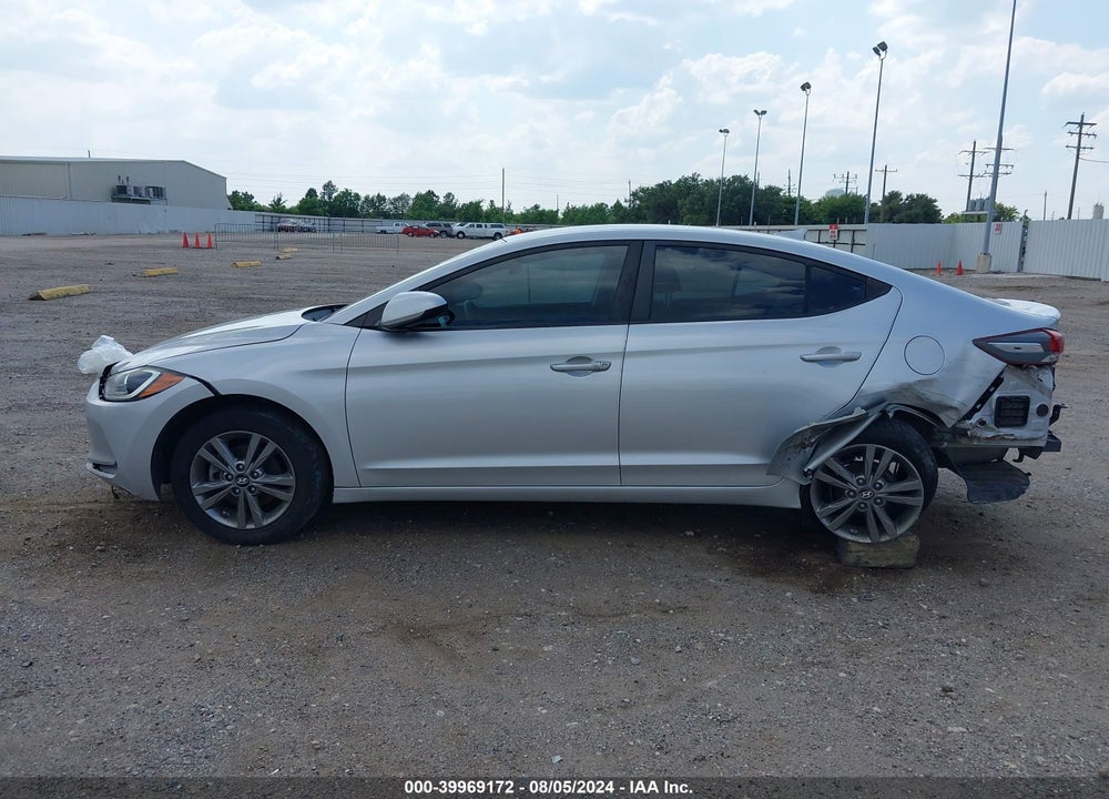 2017 HYUNDAI ELANTRA SE VIN: KMHD84LF6HU206375
