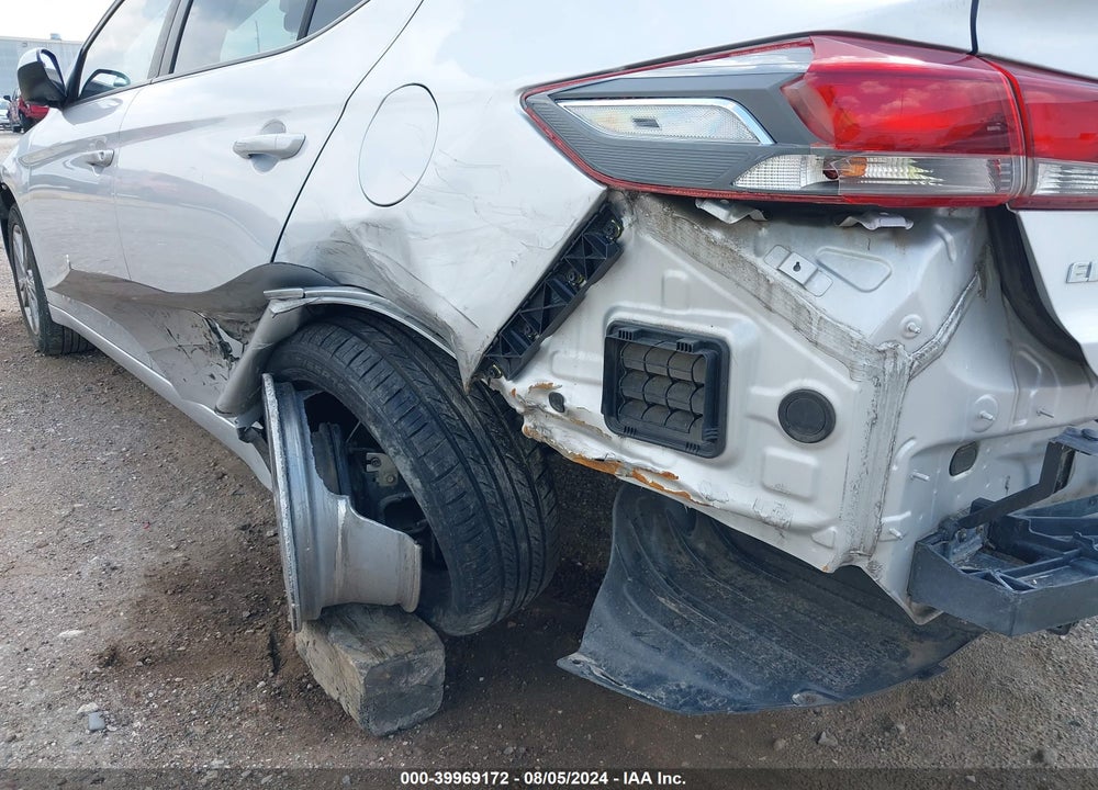 2017 HYUNDAI ELANTRA SE VIN: KMHD84LF6HU206375